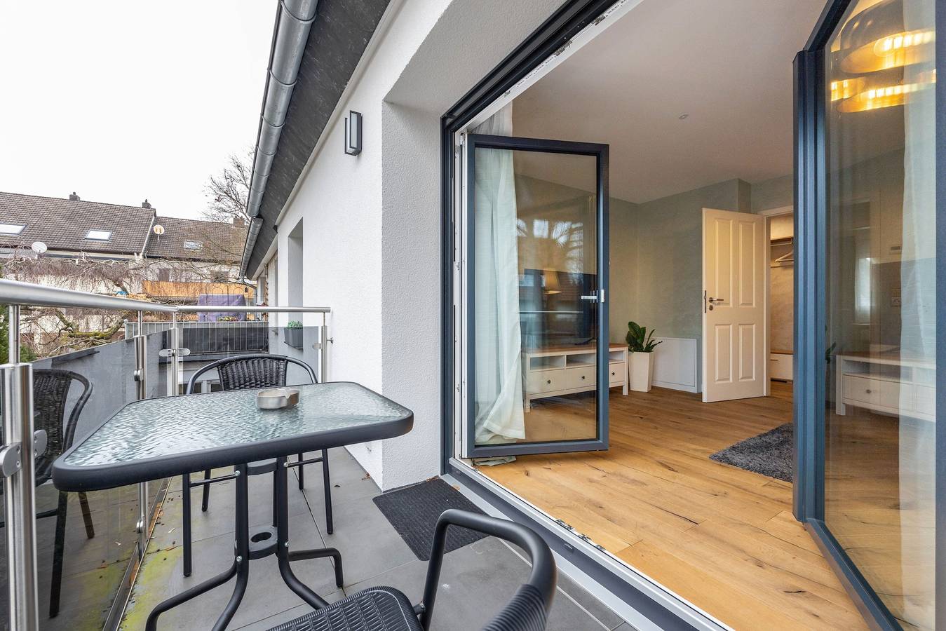 Ganze Wohnung, Fewobyhd 1. Stock - 55qm mit 2 Schlafzimmern & Wallbox in Bad Salzuflen, Kreis Lippe
