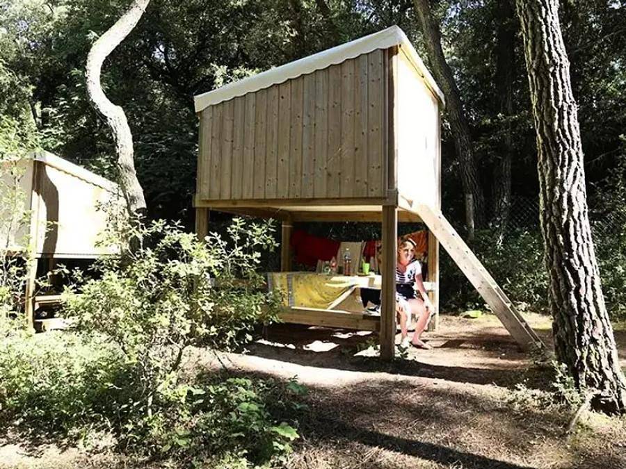Camping maeva Respire Le Bois de La Gachère - Unique 2 personnes - Ecolodge Campétoile 1 Pièces 2 Personnes Sans Sanitaire in Olonne-sur-Mer, Les Sables-d'Olonne