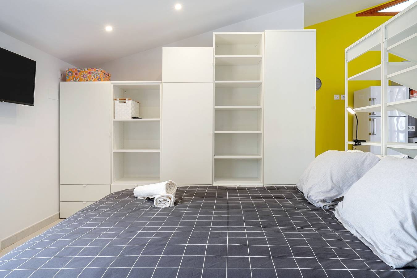 Appartement 'Loft El Til-ler' met privéterras en Wi-Fi, foto 11