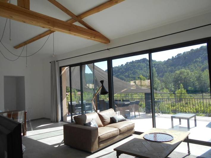 Location de vacances pour 9 personnes, avec vue ainsi que jardin et piscine à Propiac - 2