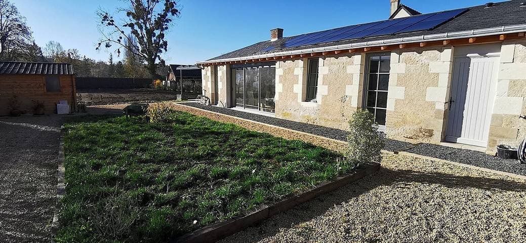 Gîte pour 3 personnes, avec jardin et terrasse à Gizeux