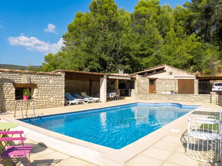 Villa pour 6 personnes, avec piscine et terrasse