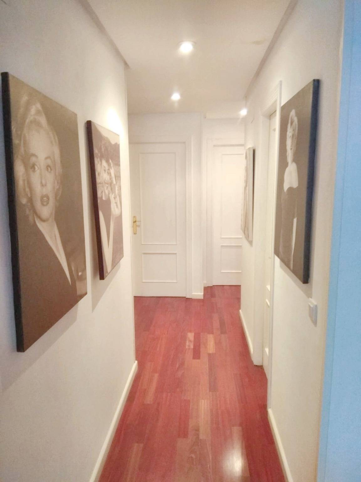 Entire apartment, Spacious Apartment Bétera + Terrace in Bétera, Valencia Province