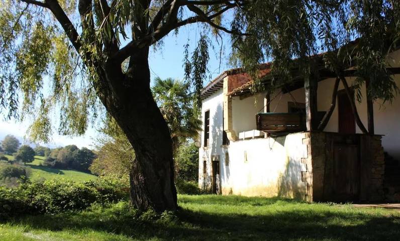 Casa rural para 12 personas, con Balcón y Terraza además de Jardín y Vistas en Ribadedeva