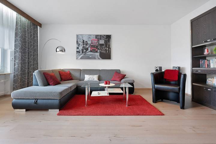 Apartamento entero, Apartamento 'La Luna' con jardín comunitario, balcón y wifi in Marxzell, Northern Black Forest