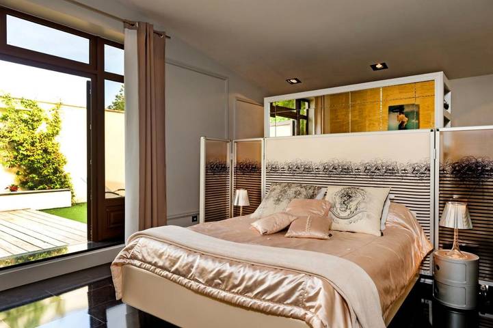Chambre d’hôte pour 2 personnes, avec jardin ainsi que piscine et terrasse à Moulon