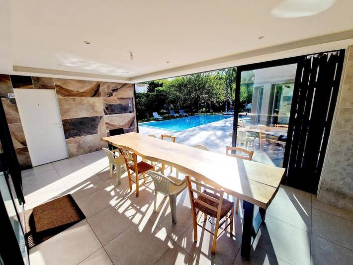 Gîte pour 13 personnes, avec Terrasse ainsi que Jardin et Piscine à Collonges-au-Mont-d'Or - 3