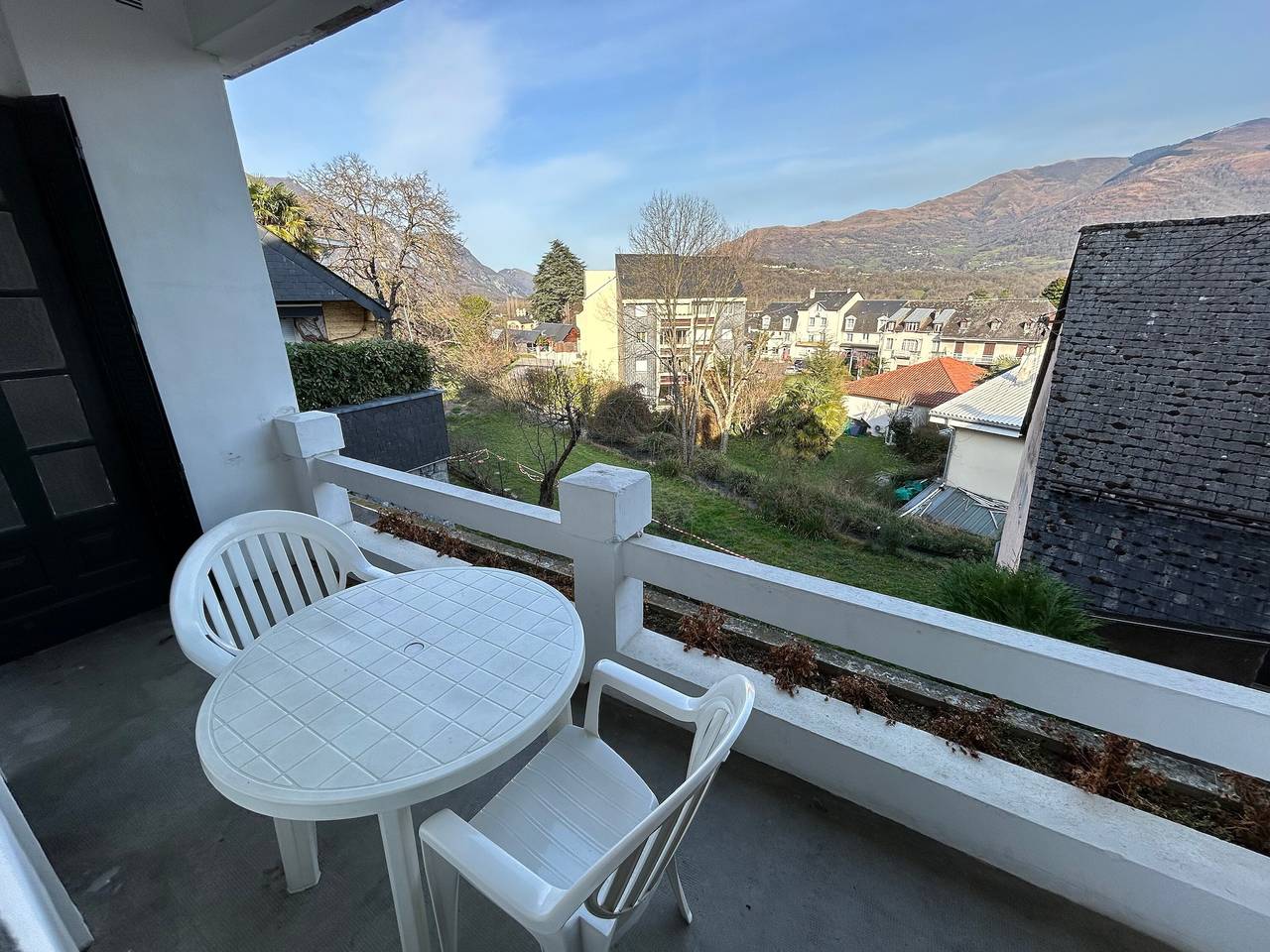 Apartamento entero, Apartamento 'Estaing' con vistas a la montaña, terraza privada y Wi-Fi in Argelès-Gazost, Pirineos franceses