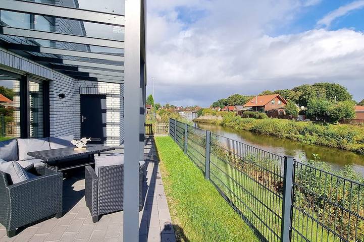 Filter.hub_sauna.vacation_home für 6 Personen, mit Whirlpool und Terrasse sowie Garten und Sauna in Walchum