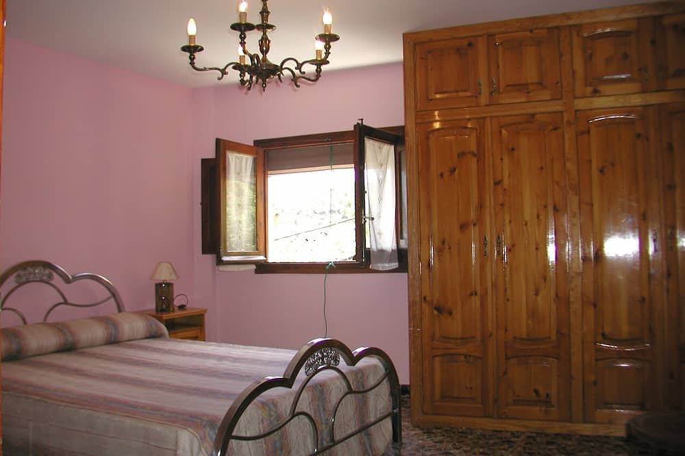 Rural Ideal Pour Famille Logement Ogrupo 6 0 8 Personnes in El Grado, Pyrénées Aragonaises