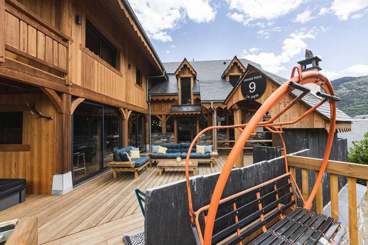 Casa rural para 15 personas, con jacuzzi y piscina además de balcón y sauna - 1