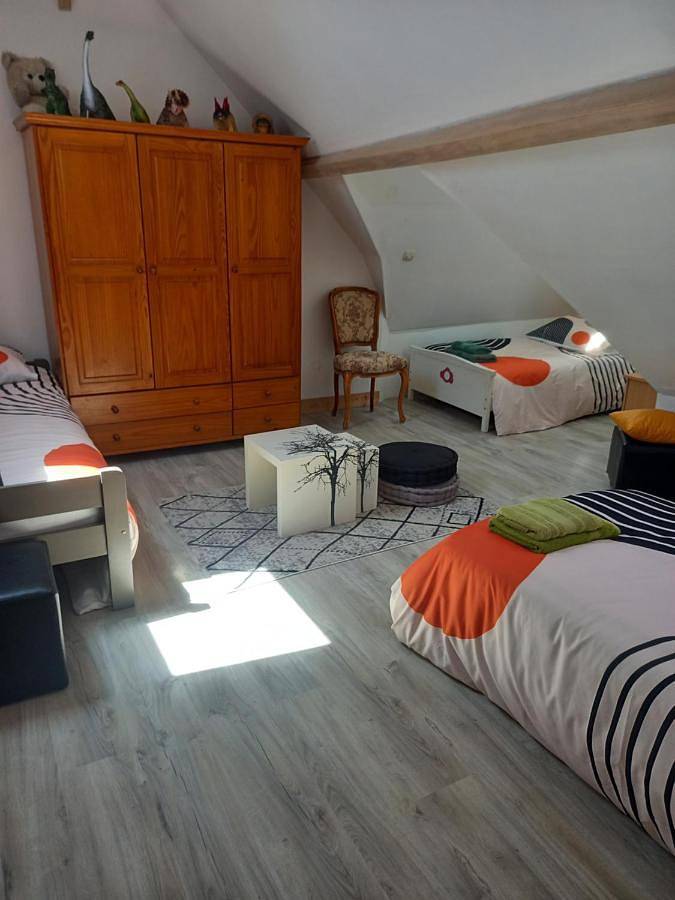 Appartement de vacances entier, 4 Chambres et dortoir 5x90 in Cérans-Foulletourte, Sarthe