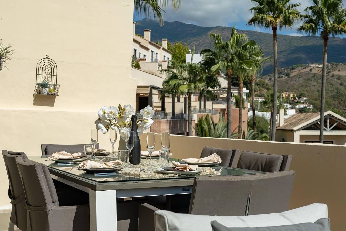 Apartamento entero, El Casar Townhouse Benahavis in Val de Guadalmina, Benahavís
