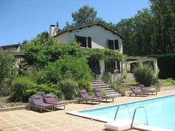 Gîte pour 10 personnes, avec jardin et terrasse à Marcillac-la-Croisille