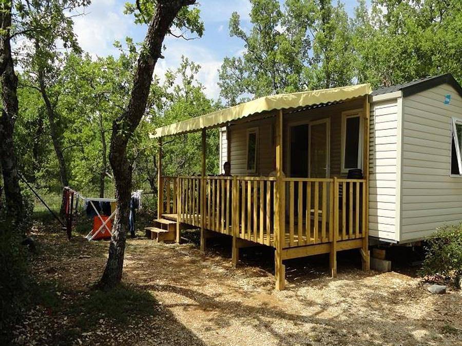 Flower Camping l'Epi Bleu - Mobilhome 4 personas - Confort + 26m² (2 habitaciones) + 10m² terraza cubierta in Banon, Forcalquier region