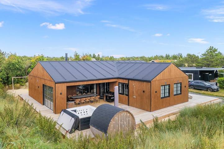 Villa für 12 Personen, mit Sauna und Terrasse sowie Whirlpool und Balkon/Terrasse, mit Haustier - 1