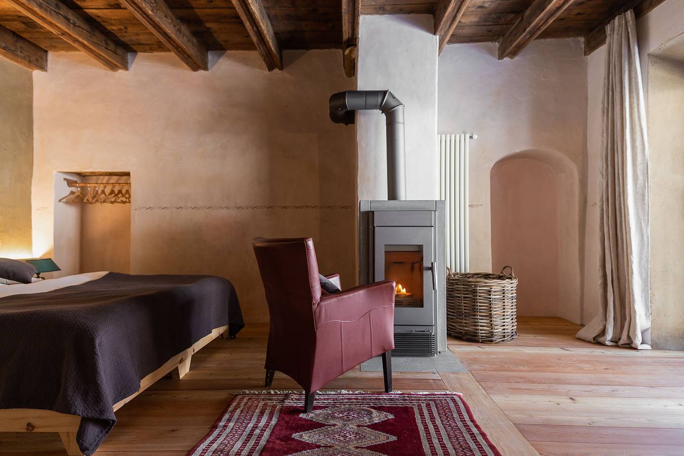 Geheel appartement, Vakantiewoning 'Hof Neuhaus Laugen Alm' met bergzicht, tuin en wifi in Platzers, Tisens