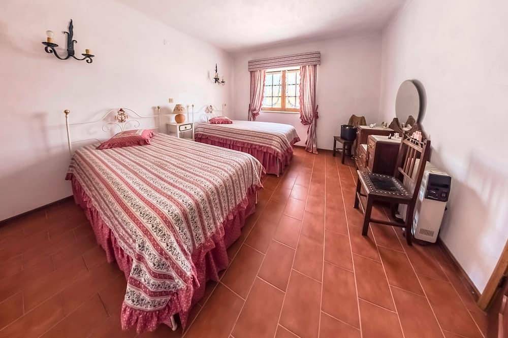 Quinta da Vela - Vier Schlafzimmer Haus, Schläft 8 in Meirinhos, Douro-Tal
