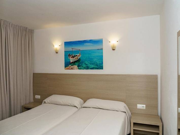 Geheel appartement, One-Bedroom Apartment (2 Adults) with Terrace in Playa d'en Bossa, Ibiza Stad