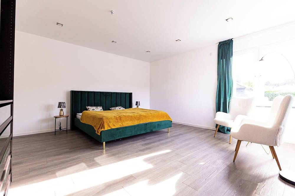 Ganze Wohnung, Design-Apartment zentral in Andernach mit top Aussicht, Wifi, Küche, Parkplatz in Andernach, Osteifel