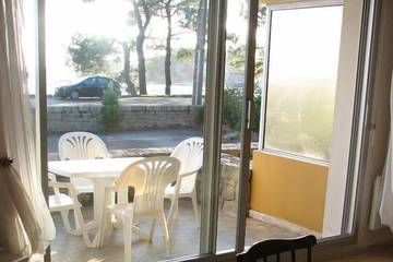 Gîte pour 2 personnes, avec terrasse dans Plage du Men Du