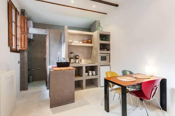 Apartamento entero, Casita artista en bello edificio barrio Ruzafa in Valencia City Centre, Valencia