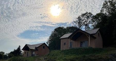 Maison de campagne pour 8 personnes, avec vue et terrasse à Tauves