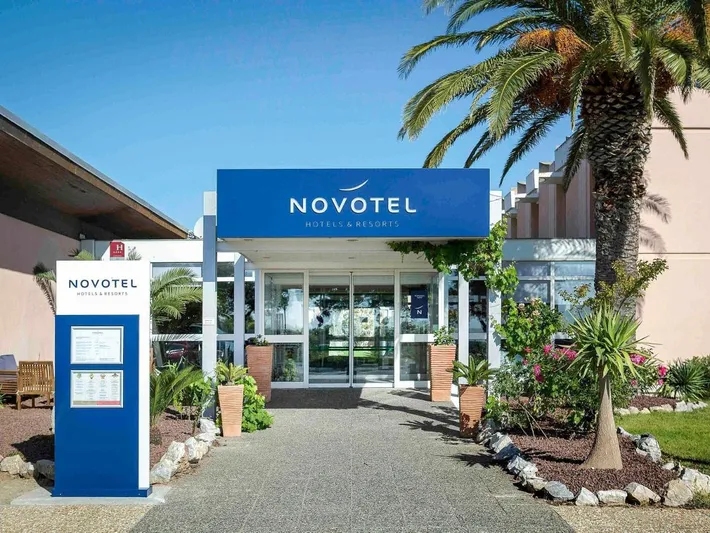 Hotel para 2 personas, con jardín y piscina - 1