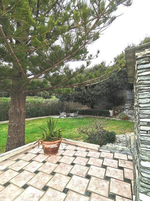 Location de vacances pour 10 personnes, avec Balcon et Terrasse ainsi que Jardin et Vue dans Plage De La Marine De Meria - 3