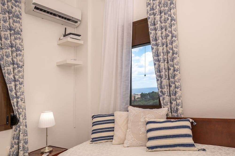 Marianthi's Home is ensconced in the enchanting Village of Old Hersonissos. in Iraklio-Heraklion en omgeving