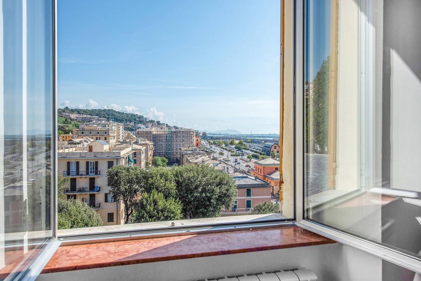 Vacation Home "Laura" with Sea View & Wi-Fi in Ponente (Genova), Genoa