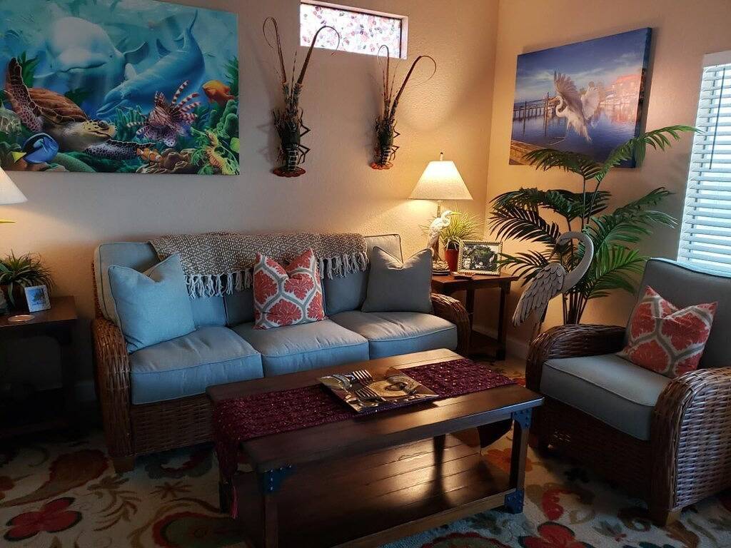 Luxury Gulf Front Villa On Gulf Of Mexico 3 Beds 3 Bath~Tiki Bar~Jacuzzi~Pool!! in Marathon, Monroe County