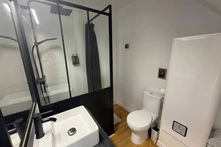 Ganze Wohnung, Apartment No. 6 • Charming Studio Apartment • Cozy & Unique in Saint-Amand-Montrond