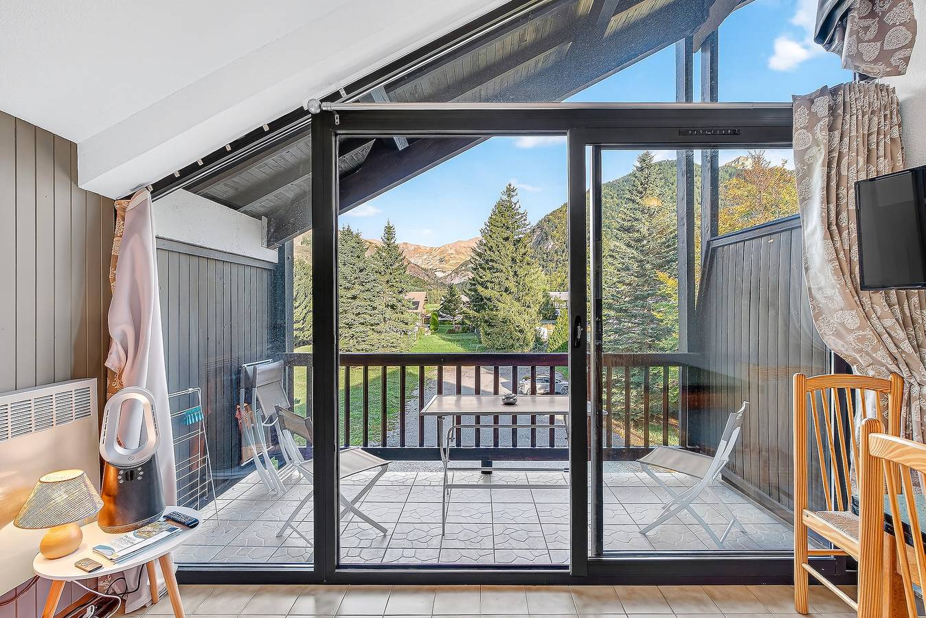 Appartement entier, Appartement 'Tallas Pieds des Pistes' avec Vue sur la Montagne, Balcon et Wi-Fi in Ancelle, Parc national des Écrins