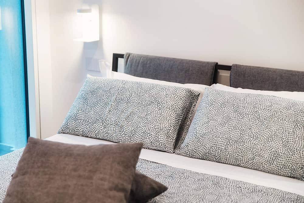 New studio apartment located in the former Cressoni Theater in the heart of Como.  in Como, Lago de Como