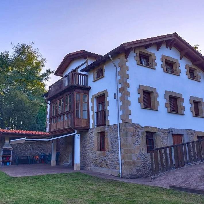 Casa rural para 15 personas, con vistas y balcón en Valle del Miera - 3