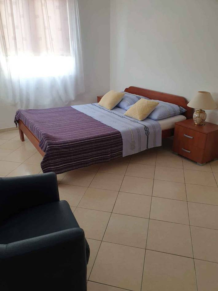 Apartament wakacyjny dla 4 osób, z ogród w Pirovac