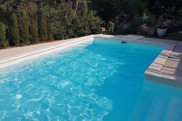 Camping pour 7 personnes, avec terrasse et piscine à Le Muy
