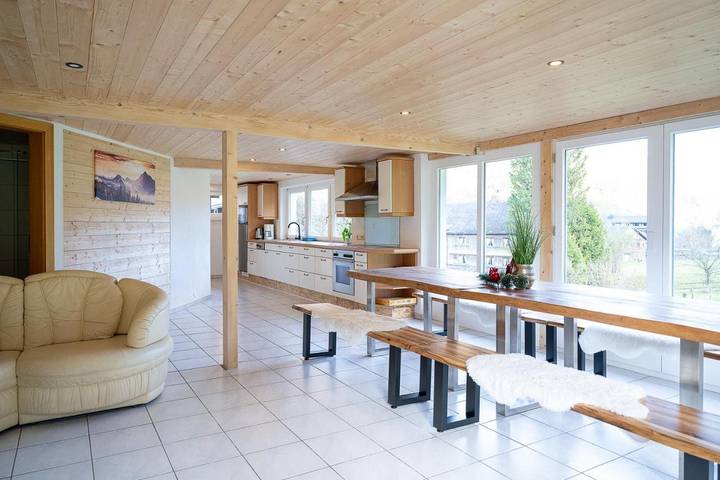Vakantiewoning voor 13 personen, with Balkon and Terras as well as Tuin and Uitzicht in Mellau