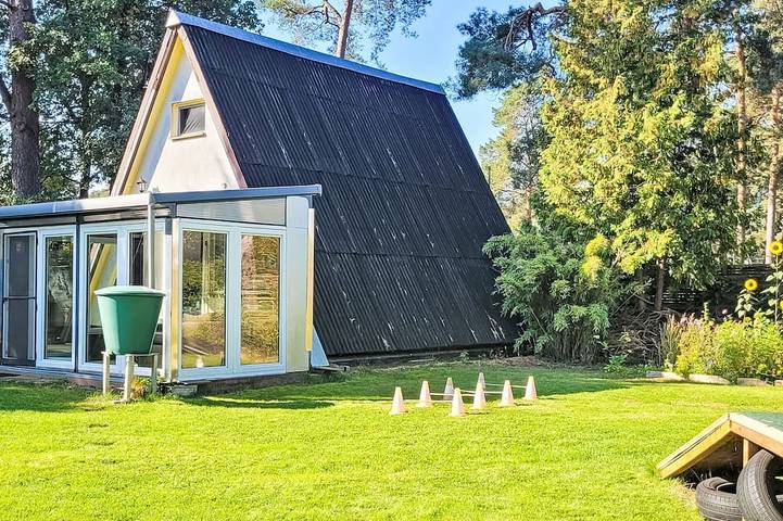 Ferienhaus für 3 Personen, mit Terrasse und Garten in Mühlenbecker Land