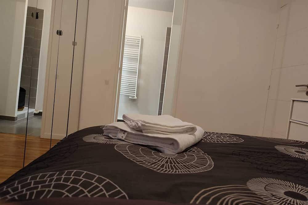 Entire apartment, Apartment near Paris Orly Cdg Terrace parking in Bagneux, Hauts-de-Seine