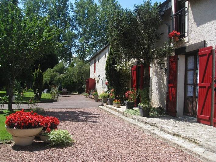 Chambre d’hôte pour 2 personnes, avec piscine et jardin dans Saône-et-Loire - 2