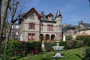 Gîte pour 2 personnes, avec jardin ainsi que vue et terrasse dans Office de Tourisme d'Etretat