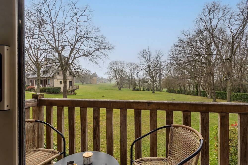 Entire apartment, Les Hauts de Deauville in Tourgéville, Lisieux region
