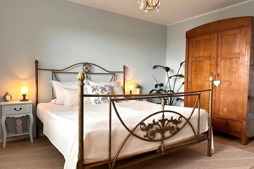 Ganze Wohnung, Stilvolle Ferienwohnung Panorama-Suite mit Top-Aussicht, Garten und Sauna in Kappelrodeck, Mittlerer Schwarzwald