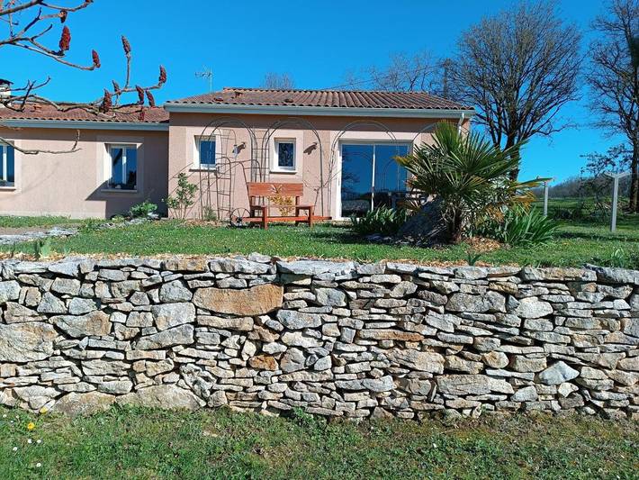 Location de vacances pour 2 personnes, avec vue et jardin, animaux acceptés à Eyzerac - 4