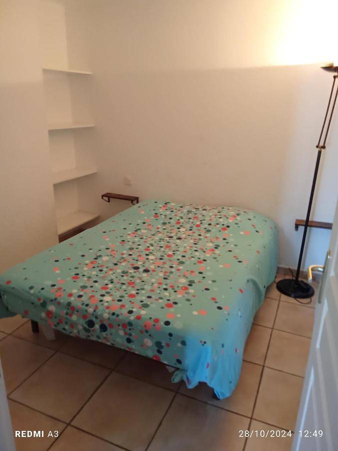 Gîte pour 4 personnes, avec balcon, animaux acceptés dans Gare D Aigues Mortes