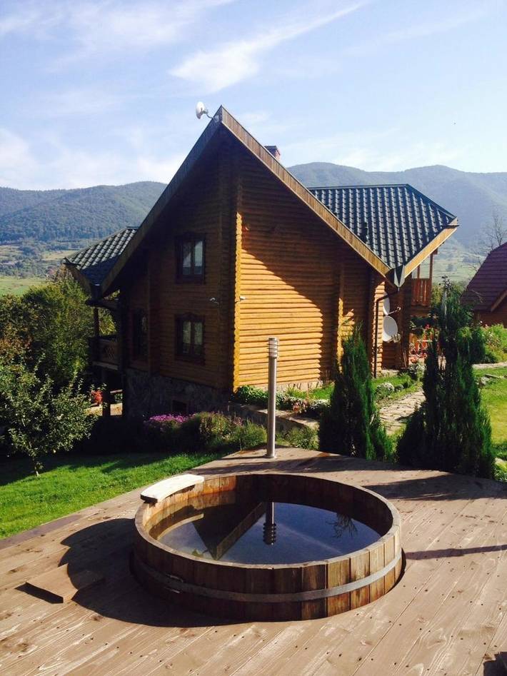 B&b per 4 persone, con Terrazza e Giardino nonché Piscina e Sauna in Ucraina
