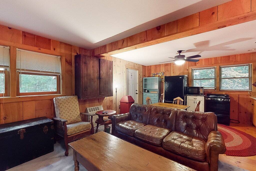 Ganze Wohnung, Lake-view condo near golf with a grill & cable - dog-friendly in Moultonborough, Lake Winnipesaukee