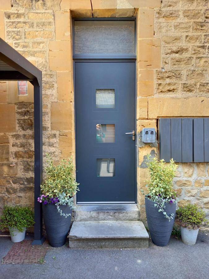 Gîte pour 5 personnes, avec Terrasse ainsi que Jardin et Piscine à Sedan - 3